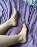 farrah feet