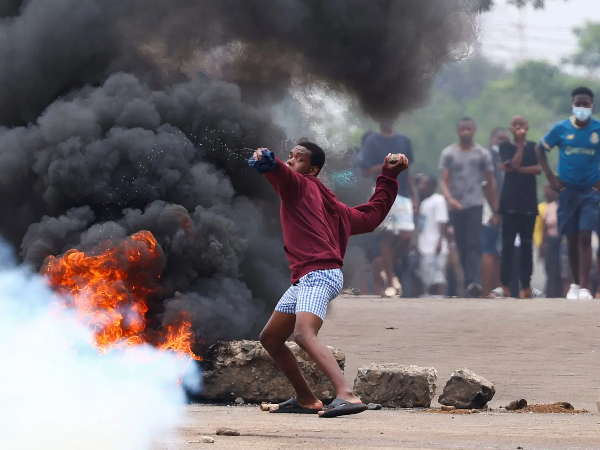 ‘Ready to die’:Protesters face bullets for political change in Mozambique