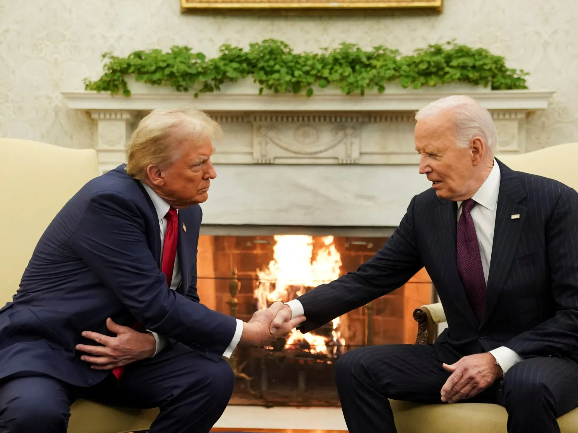 Trump meets Biden at White House in US presidential transition meeting