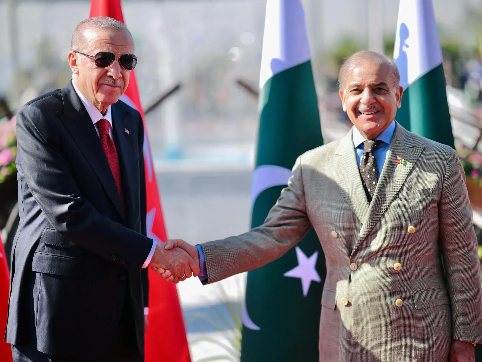 Pakistan rolls out red carpet for Turkiye’s Erdogan