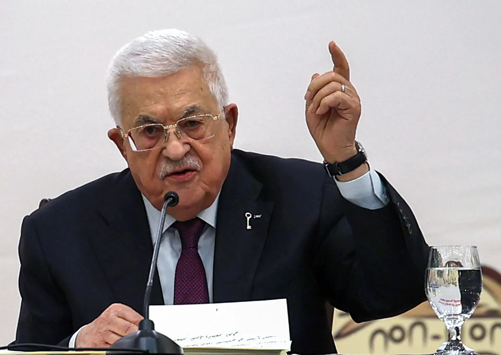 Palestinian officials vote to create a vice presidency under Mahmoud Abbas