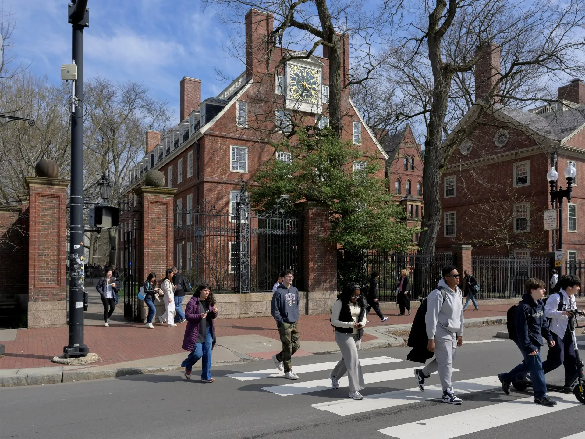 Is Harvard refusing to tell Trump admin who its international students are?