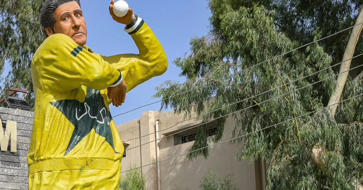 Pakistan’s Wasim Akram praises his cricket statue amid social media flak