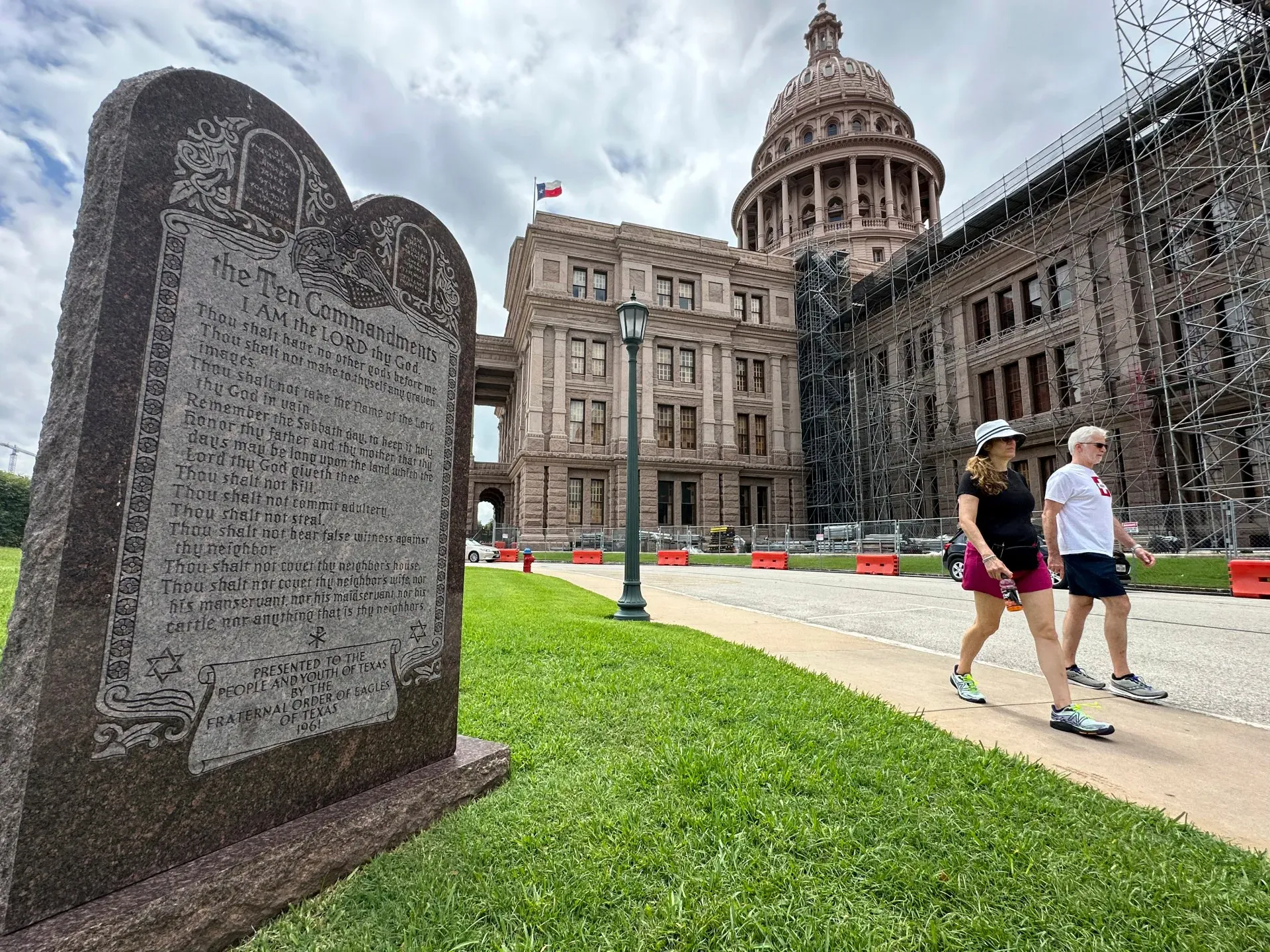 Faith leaders challenge Texas law requiring Ten Commandments in classrooms
