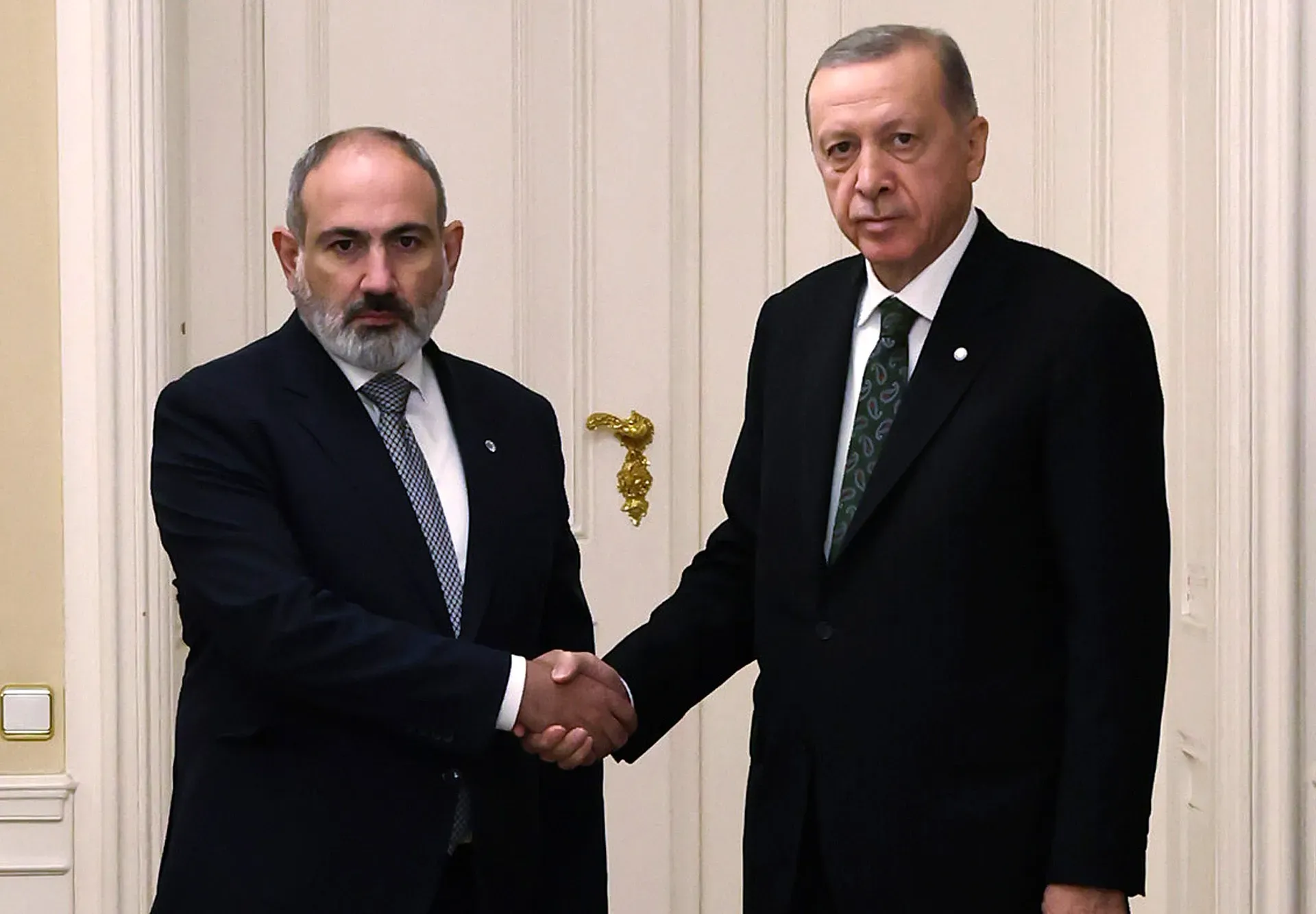 Armenian PM in Turkiye for ‘historic’ visit aimed at normalising ties