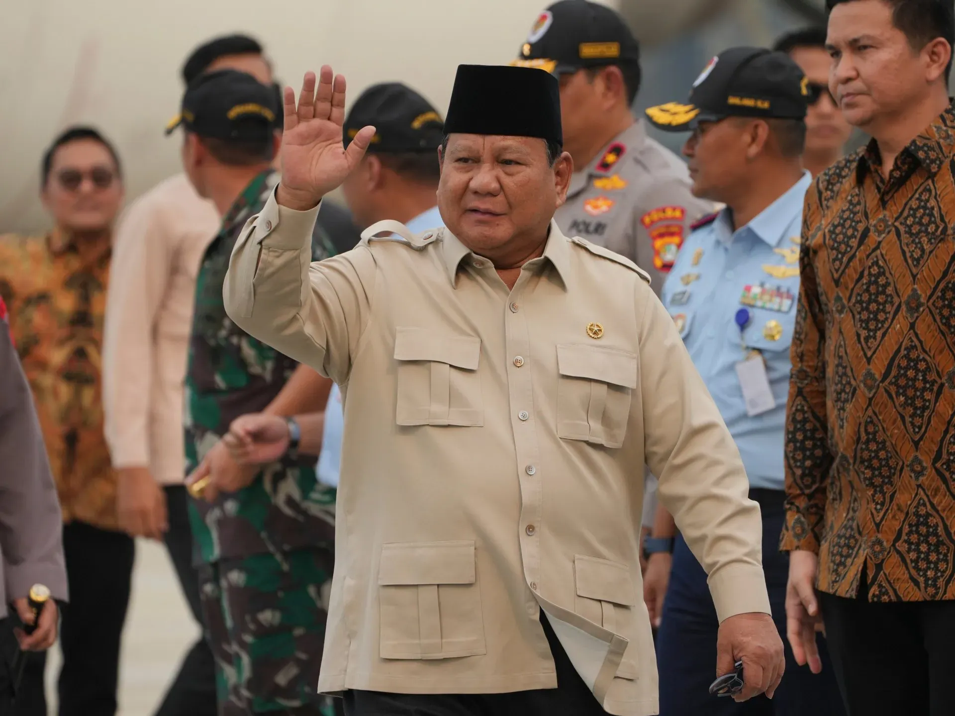 Indonesia’s president to go ahead with China trip despite protests
