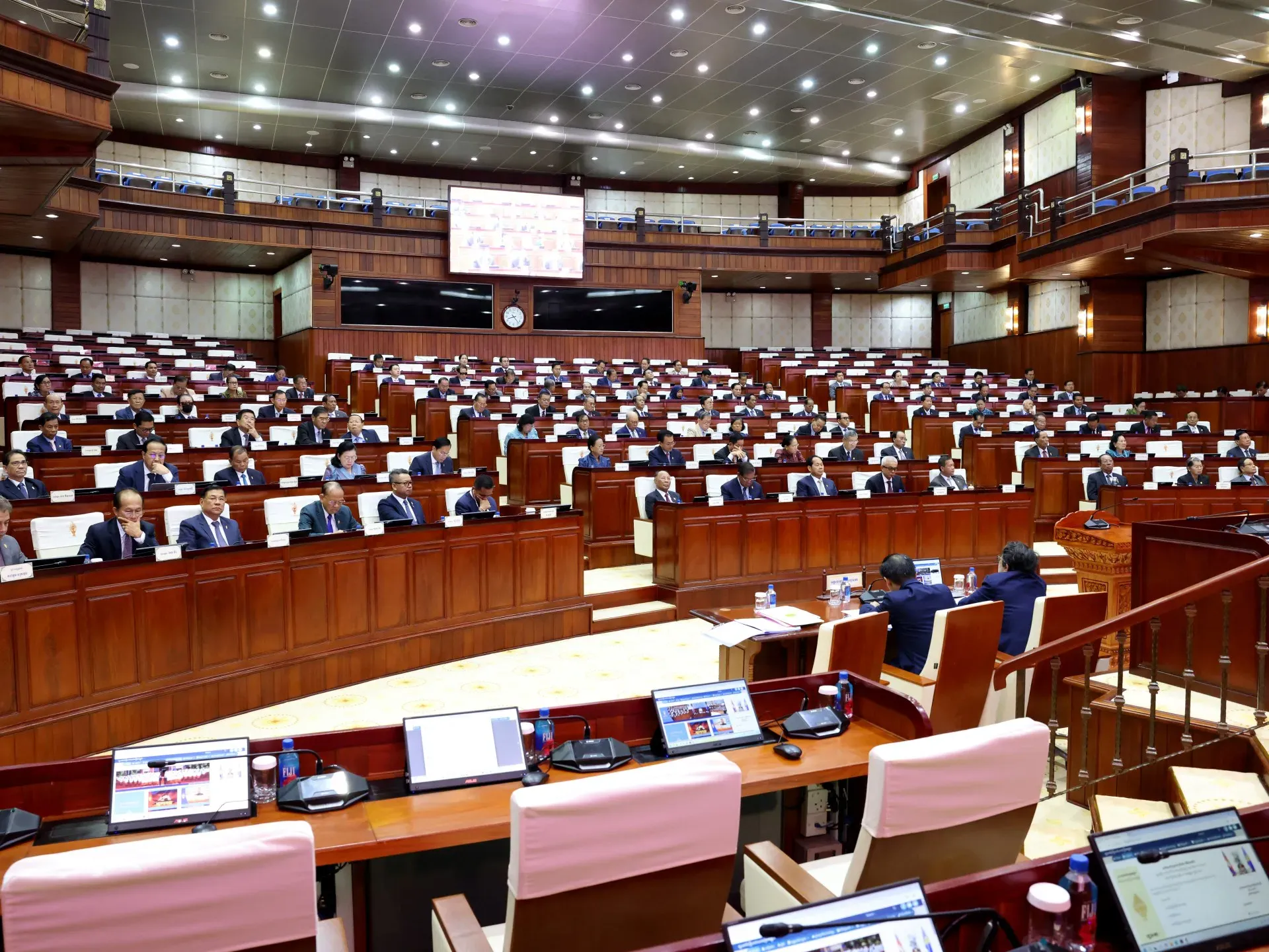 Cambodia passes constitutional change allowing gov’t to revoke citizenship