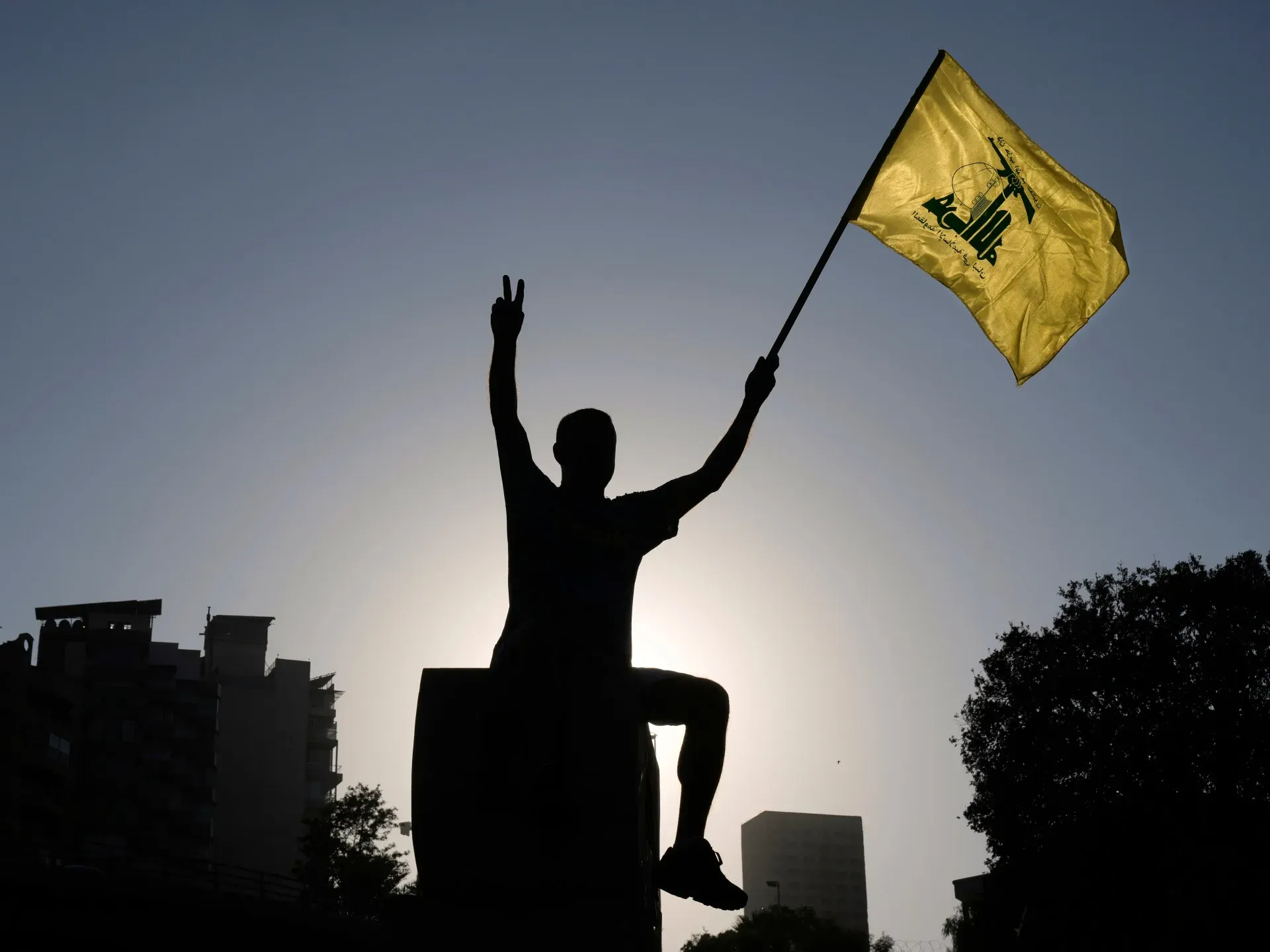 Hezbollah supporters protest disarmament ahead of Lebanese government talks