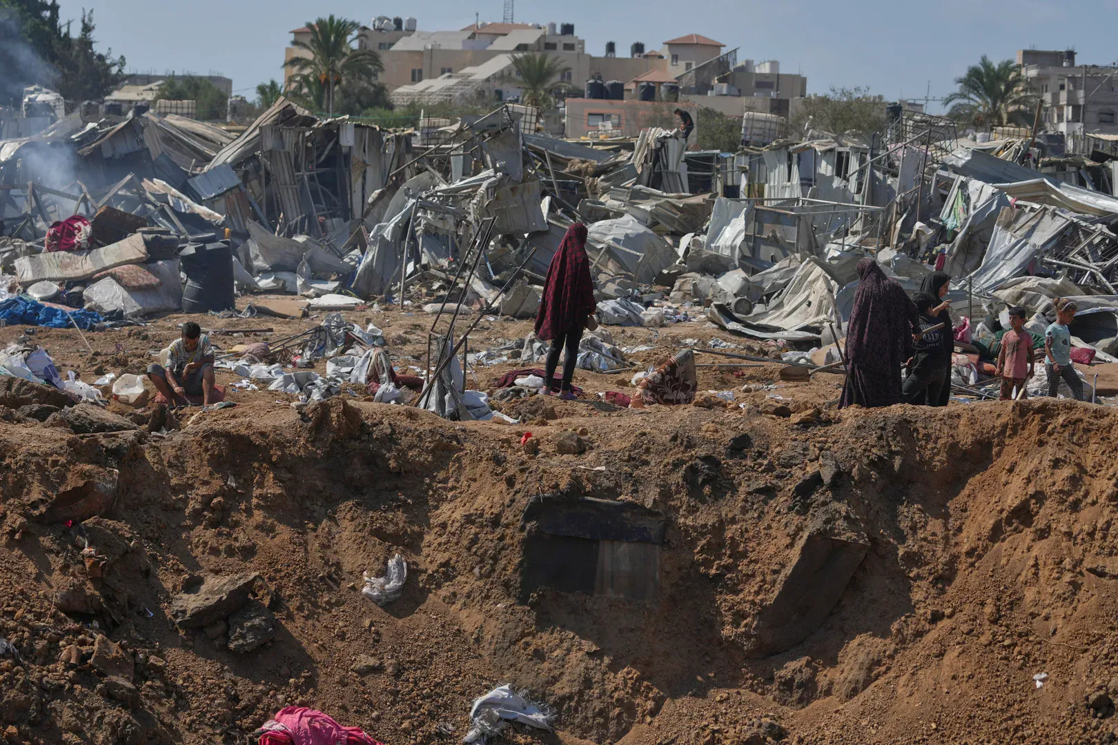 Gaza City bombardment forces mass depopulation