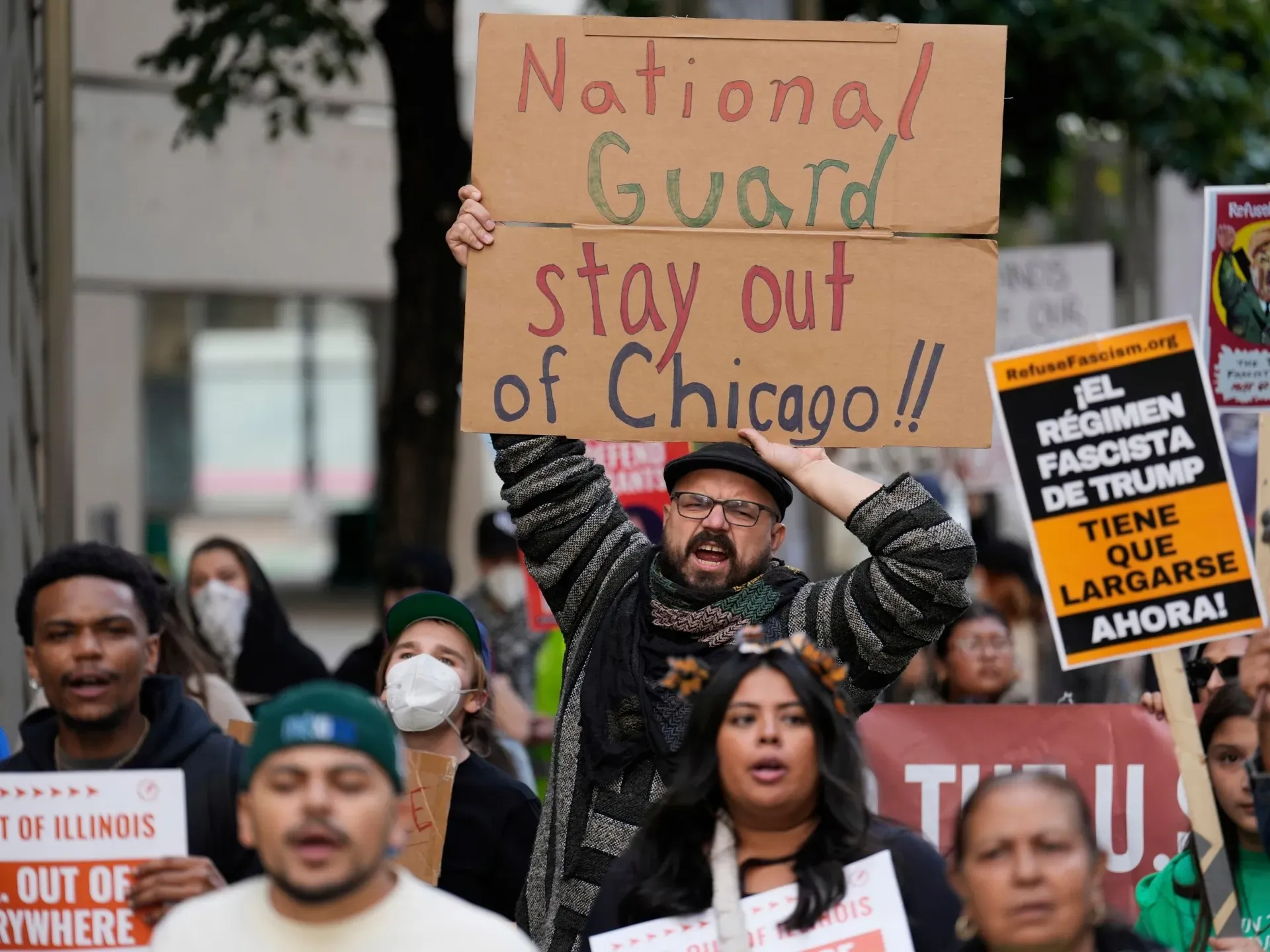 Trump threatens ‘war’ on Chicago as thousands protest federal crackdown
