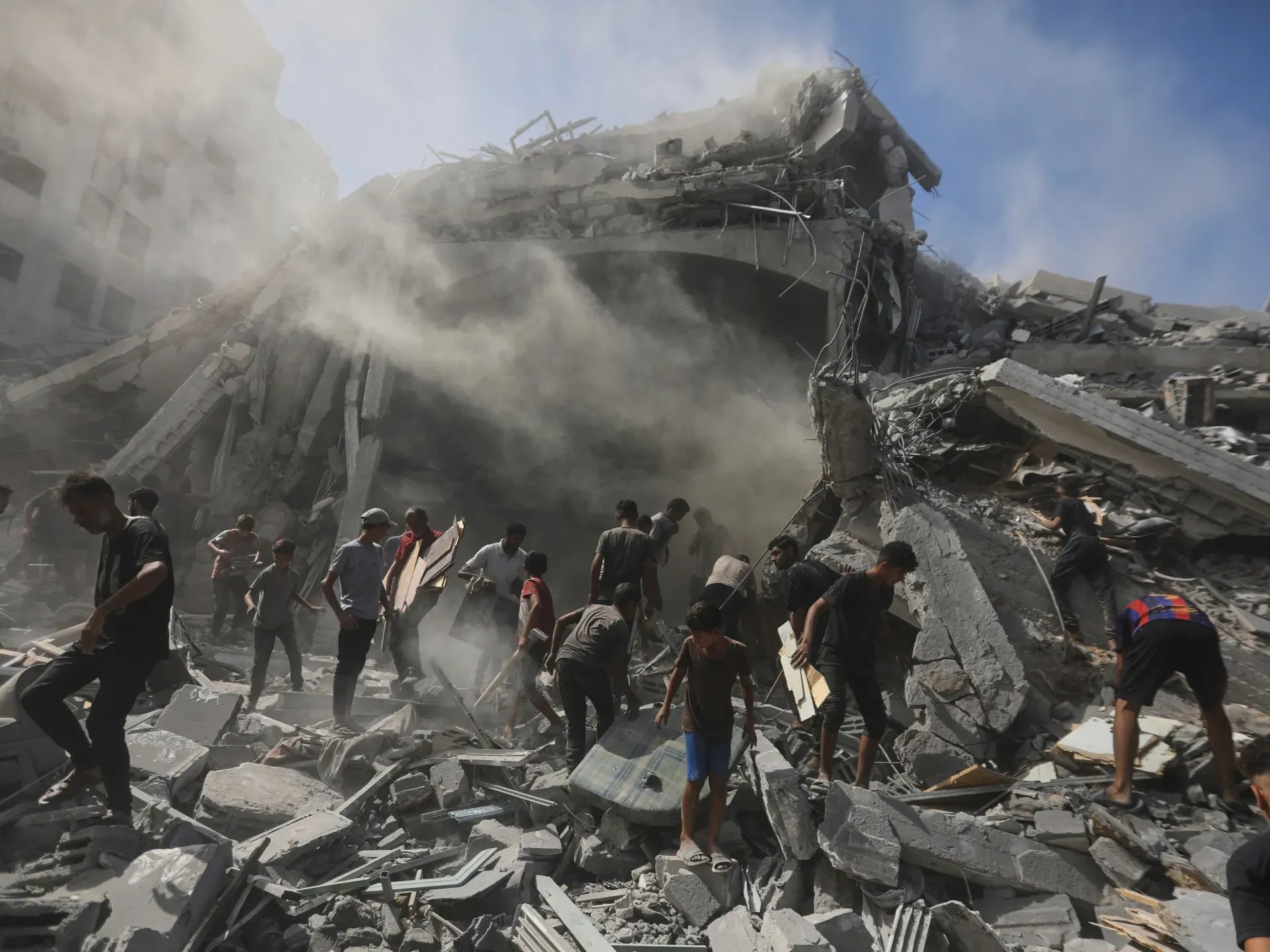 As its former ambassadors, we urge the EU to sanction Israel now