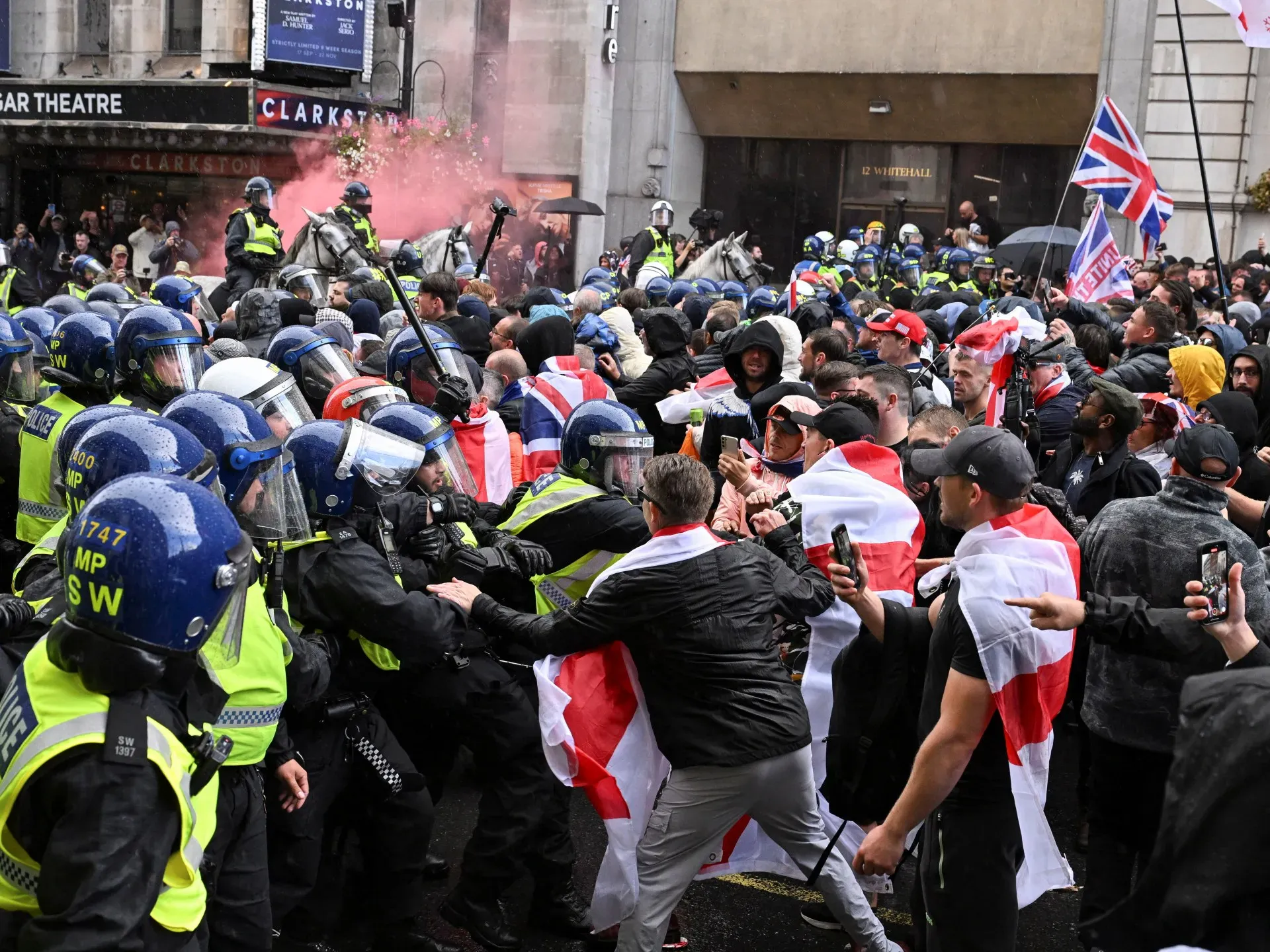Starmer says UK will ‘never surrender’ flag to far-right protesters